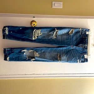 Abercrombie & Fitch An high-rise girlfriend jeans size 25 worn twice